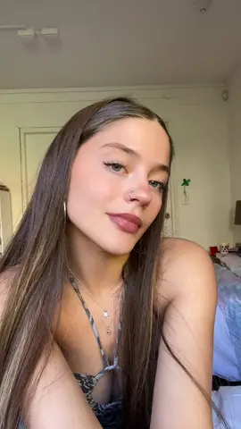 ig: consubecerraa síganme estare subiendo mas cosas😜