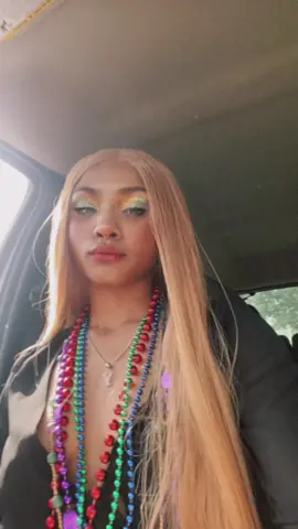 didn’t sweat off my wig😅😅