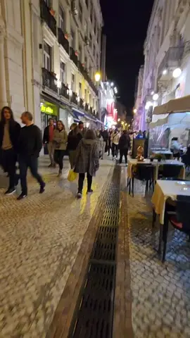 Rua das Portas de Santo Antão  Lisboa, Portugal #lisbon  #lisboa  #lisbonportugal  #lisbonportugal🇵🇹  #lisboaportugal  #portugal  #portugal🇵🇹  #ruadasportasdesantoantao  #walkingstreet  #португалия  #португалия🇵🇹  #лиссабон  #лиссабонпортугалия  #европа 