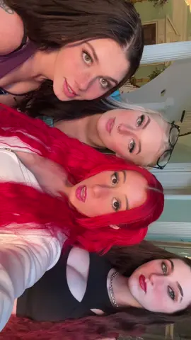 Rate our puppi eyes?🥺 @alexisashleyxo @dominadoxy @laurelhoneyyy were all adults 