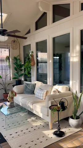 🌞⭐️🪴🏡 sunroom ideas! #Home #goldenhour #sunroom #sun #plants #plantsoftiktok #cozy #homeinspo #inspo #design #homedecor #decor #aesthetic #homeideas 