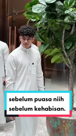 jangan lupa dhuha nya tetep di jaga ya 😊, nih buat kalian yg dari kemaren nungguin ready tinggal cek out aja yaa#outfitramadhan #jubahpriapremium #gamiscowok #gamisarab #slimfit 
