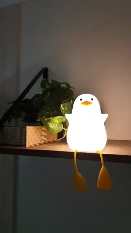 #cuddlyglows #tiktokmademebuyit #cutelamp #lamp #baby #nightlight #siliconelamp #giftideas #duck 