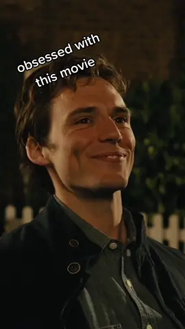 I wouldn't even care if Sam slayed me like that 🤤 #MeBeforeYou #EmiliaClarke #SamClaflin #gift #movie #cute 