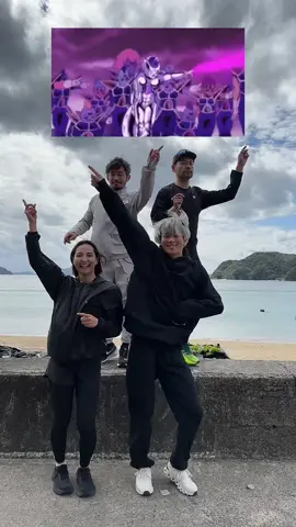 後ろでイチローさんたちがイチャイチャしてます。#佐藤勇人 #ニッチロー @山口厚子 #奄美大島 #ドクターストレッチ #ウェルトリ #リトリート 