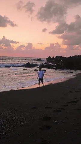 sunsets by the sea > #sunset #beach #fyp #paradise 