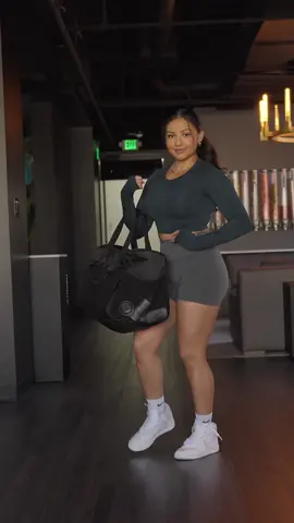 a long day at work calls for a gym fit slayyy💅🏽 all items are still in stock @alphaleteathletics  dc: swolemates🫶🏼 #gymfit #grwmforthegym #grwm #alphalete #gymgirls #Fitness 