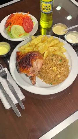 Tremendo Mostrito en #polloychifamandarin #chaufa #polleria #fyp #foryoupage #polloalabrasa❤️ #centrodelima #combo #Foodie #limacentro #mercadocentral #limacentro❤️ #foryou #food #polloasado #chifa #abancay 