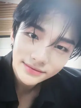 everything. #hyunjin #straykids #lovestay 