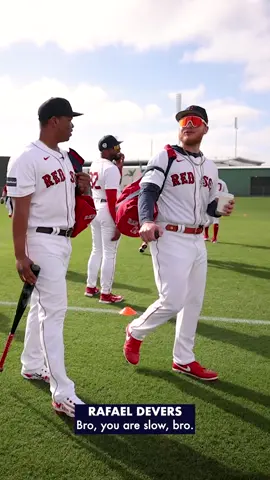 “Bro, you are slow, bro” 😂 #micdup #rafaeldevers #redsox #MLB 