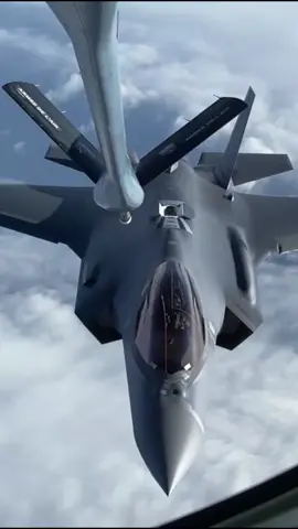 norwegian F35 refueling 🥱#aviation #100kfollowers #aerodynamics #foryoupage #fyp #trending #military 