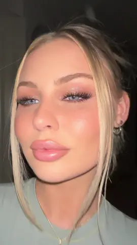 Glitter eyes are my new obsession #glitter #eyeshadow #makeup 