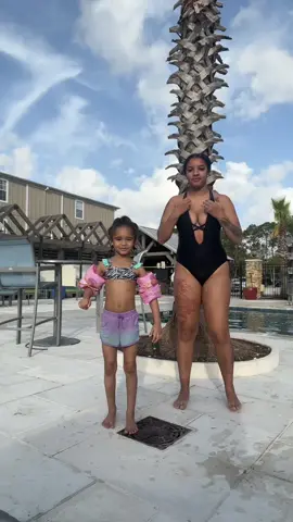 kids are so freaking funny 😂😂😂😂😂 #pooltime #bigsisters  #dance #fyp 