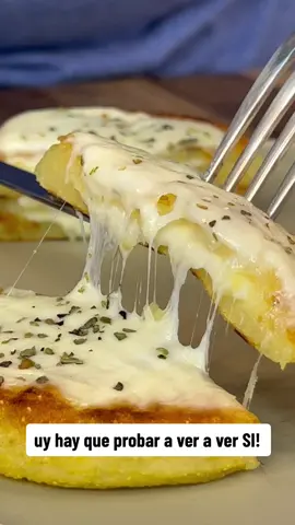 ESPECTACULARES MEDALLONES DE PAPA Y QUESO! 🤤 Se hacen en un ratito! Riquísimo! 🤩 PAPAS + QUESO + POLENTA  - Recetón suculento con Cremac Lacteos y el Queso Cremoso que es increíble!  - ¿Alguien por acá fanático del queso? 🙌 1kg de Papas 🥔  3 o 4 cucharadas de Polenta (harina de maíz pre cocida) Sal y pimienta!  #Recetas #Papas #Queso #CremacLacteos #Cremac #Foodie #Receta #Recipe #Food #foodporn #Yummy #RecetasFaciles #Cocina #ComidaCasera