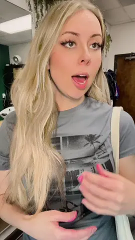 #karen #karensgoingwild #salonkaren #karensoftiktok #karensgonewild #karensinpublic #salonlife #hairsylistsoftiktok #hairstylisthumor #hairstylistlife #hairstylistsbelike #hairtok #hairstylist #pov #povs #skit #comedy #povskits #comedyskits #karenskit 