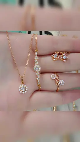 One set jewellery make you shining everyday ✨💍💕 #SerbuProdukBaru #TikTokShopOOTD #WanitaDanCeritanya #TTShopOOTD #InspirasiKebaikanRamadan #RamadanPastiUntung #FUNtasticRamadan #FuntasticPayday #ttshoplocal #Perhiasan #Gelang #Kalung #Cincin #Anting #WanitaDanCeritanya #titaniumjewelry #SerbuProdukBaru #gayaelegan #Perhiasan 