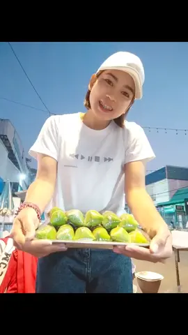 แหนมหมูแซ่บๆ ห่อละ10บาท  12 ห่อ 100 บาท #ชีวิตแม่ค้า