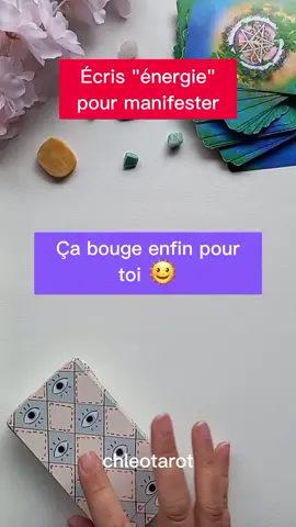 Guidance du jour Tu es une boule d’énergie et tu gagnes de la force Pour le tirage en question, il apparaît que tu entres dans une période très active, avec de nombreux projets en cours, ce qui va te revitaliser. Le Soleil est également synonyme de chaleur, ce qui signifie que tu peux t'attendre à beaucoup d'amour, de bienveillance, de réconfort et de sécurité dans tes relations, accordant une énergie positive autour de toi. Par la suite, la carte de la Reine de Bâtons indique que tu travailles sur ton estime de toi et que tu entres dans une période où tu te sens plus confiant, ce qui te donnera plus de force et de crédibilité. Enfin, la carte du 4 de Coupes révèle que tu es sur la bonne voie vers un calme intérieur. Tu apprends à accepter tes émotions sans les juger, ce qui te permet de te rapprocher de cette paix intérieure. Même si tu as de nombreux projets en cours, tu trouveras également des moments plus calmes pour te recentrer sur toi-même. #guidances #énergiepositive #paixinterieure  #énergieféminine #recentrer #estimedesoi #clairvoyance #mediumsoftiktok #tiragegratuit 