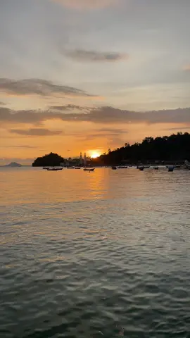 Langit+laut+komang 🫶🏻💕#carocokpainan #komang #pantai #sunset #lovevibes #fyp #foryou #trend 