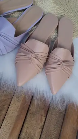 Mule Feminina Rasteirinha Bico Fino Confort Sandália Feminino Sapato Muller Casual Confortável Promoção Original Por 39,00 Mais Informações Na minha Bio e nos story do Instagram #rasteirinha #sapatos #sapatosfemininos #sandalias #sandaliasfemininas   