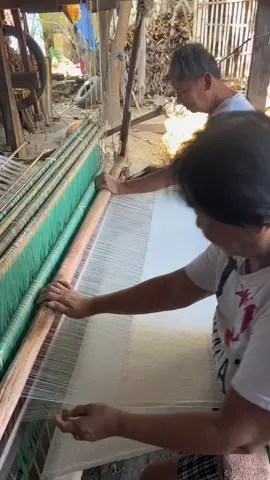 40 years na silang naghahabi, paghahabi parin hanggang sa pagtanda nila ❤️   Inabel Double size Trambia ang kanilang hinahabi. #inabel #inabellaunion #handweaving #inabelph #handweave #handmade 