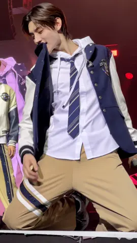 SUNGHOON? 🫣 Bakit ka nahihiya? Panindigan mo yan 🤣 #manifestoinmanila #enhypeninmanila #sunghoon #enhypen 