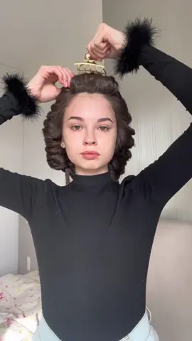 Как вам результат?❤️  Шелковые бигуди от @mirabell_ua #укладка #мягкиебигуди #бигуди #укладкидляволос 