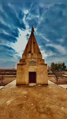 كتاب الجلوة وهو أحد الكتابين المقدسين للديانة اليزيدية مع مصحف رش ،هي عبارة عن نصائح الملك طاووس لأتباع الديانة اليزيدية  كتاب الجلوة المقدمة الموجود قبل كل الخلائق هو ملك طاووس وهو الذي أرسل عبطاووس إلى هذا العالم لكي يميَز ويفهم لشعبه الخاص وينجيه من الضلال والوهم وأول ذلك كان بتسّلم الكلام شفاهيا ثم بواسطة هذا الكتاب المسمّى (جلوة) وهو الكتاب الذي لا يجوز أن يقرأه الخارجون عن المّّلة #حسام_العامـري 