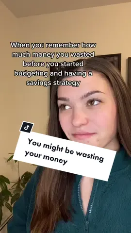 Start saving money and budgeting. It will lead you to a financially free future! Grab the guide in my b!0 #learnhowtosavemoney #budgetingforbeginner #savingmoneyideas #startsavingmoney #savingmoneygoal #growyourbankaccount #budgetingtools #savingsplansavingstips 