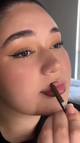 new lippie: liner is la girl shade chai latte and gloss is nyx butter gloss shade madeleine #lipcombo #lagirlcosmetics #lagirlshockwaveliner #nyxbuttergloss #BeautyTok #fyp 