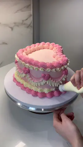 Pisces Baby 💕💖 #buttercreamcake #buttercream #vintagecake #cakedecorating #cakedesign #pinterestcake #galentinesday #heartcake #pinkcake 