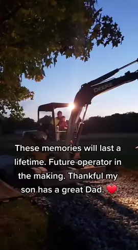 💙 #dad #dadsoftiktok #bluecollar #excavator #toddlersoftiktok #son #fyp #construction 