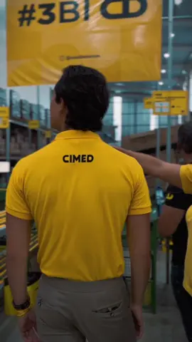 Uma estrutura única e diferente de tudo que o mercado farmacêutico já viu, vem comigo mergulhar no universo amarelo! #Cimed #AdibeMarques #FamiliaMarques 