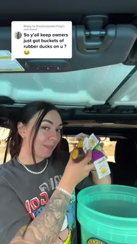 Replying to @theykeepwatching yes😂👀 #jeep #jeeplife #funny #jeepgirl 