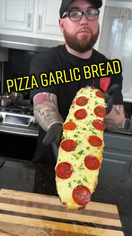 Easy and Delicious Pizza Garlic Bread #mrmakeithappen #fyp #foryou #foryourpage #pizza 