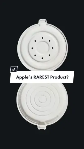 Did you know that Apple developed and patented a ROUND PIZZA BOX? 😂🍕 The box was designed by a member of their campus food team and was patented back in 2012. It’s available at the on campus cafe and restaurants exclusively for employees!  This is one of the weirder apple developed products out there but it shows how much time and effort they put into even the small things. 🤙🏼❤️😉 #apple #applepark #pizzabox #techtok #techtoktips #willmov 