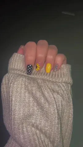 Calling the Spring Gods with these nails!🌻 #nomoresnow 