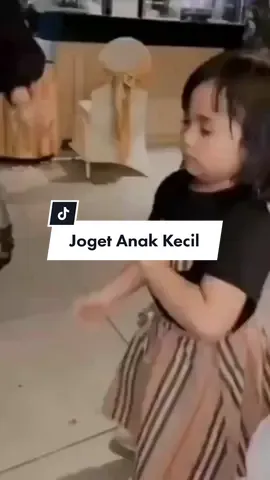 Joget Anak Kecil #fyp #fypシ゚viral #dressanakcantik #dressanakviral #dressanakperempuan #goyanganakkecil #jogetanakkecil 