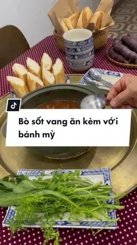Bò sốt vang ăn kèm với bánh mỳ , bún , phở #AnCungTikTok #SieuDauBep #LearnOnTikTok #chefhugohieu #bosotvang 