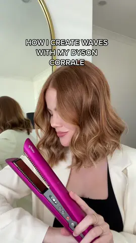 How I create easy waves with my Dyson Corrale hair straightener. 💘  #dysoncorrale #dysoncorraletutorial #howtocurlhair 