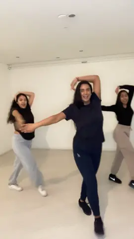 Kaanta laga 🌹 with my girls! @asmitaghisai @ayrishax @Desi Steps  #kaantalaga #dance #tiktokindia #bollywood #desisteps #dineshabiere #havingfun #dancers #fy 
