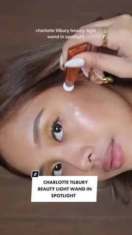 am i the only one who likes the @Charlotte Tilbury spotlight highlighter? ❤️‍🩹 #charlottetilbury #beautylightwand #spotlight #highlighter #viralmakeup #glowyskin #glowymakeup 