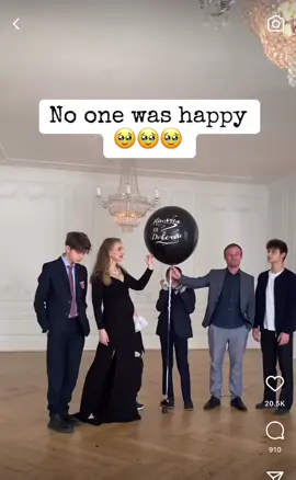 #genderreveal #sosad😭 #poorbaby #fyp #noonecares #itsagirl🎀 #surprisemomwith #🤦‍♀️🥹😭 #xybca 