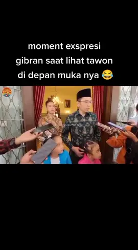 moment exspresi gibran saat lihat tawon di depan muka nya saat tgb memberikan keterangan di depan media #gibranrakabuming  #gibran  #tgb #solo #barusaja #viral 