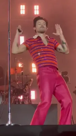cant. stop. watching.  #auslot #harrystylesonstage #hslotmelbourne 