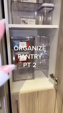 Organize my apartment pantry w/ me! Pt 2 #pantryorganization #apartmentpantry #smallpantry #smallpantryorganization #pantryrestock #restockpantry #asmrrestock #asmrsounds #pantryorganizationideas #organizewithme 