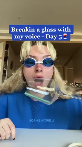 Replying to @dunkademics THE WAY THE STRAW JUST LEFT😭😭 #singer #singing #whistlenote #whistletone #whistleregister #sophiemorelli #highnote #arianagrande #mariahcarey #cover #breakingglass #challenge  