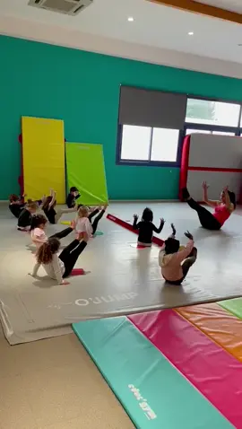 Le jeu du miroir avec les Filous (3-4 ans)  #sport #fun #kids #babygym #gym #sportkids #sportenfant #pourtoi #orgeval78 #fyp #enfants #babygymnast 