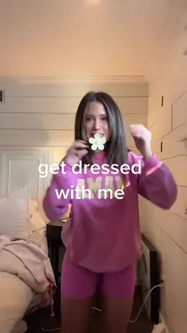 We don’t let visible cellulite stop us from wearing the cute shorts 🫶🏼#getdressedwithme #stylethiswithme #MomsofTikTok #tiktokmom #momsover30 #getreadywithme #grwmoutfit #outfitoftheday #momstyle #cutemomoutfit #momoutfitinspo #momoutfits   