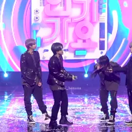 Namjoon's deep voice singing background 😆 #namjoon #jungkook #jimin #suga #jin #taehyung #jhope #btson 